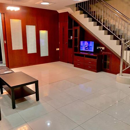 Awani Homestay Seberang Jaya Permatang Janggus Exterior photo