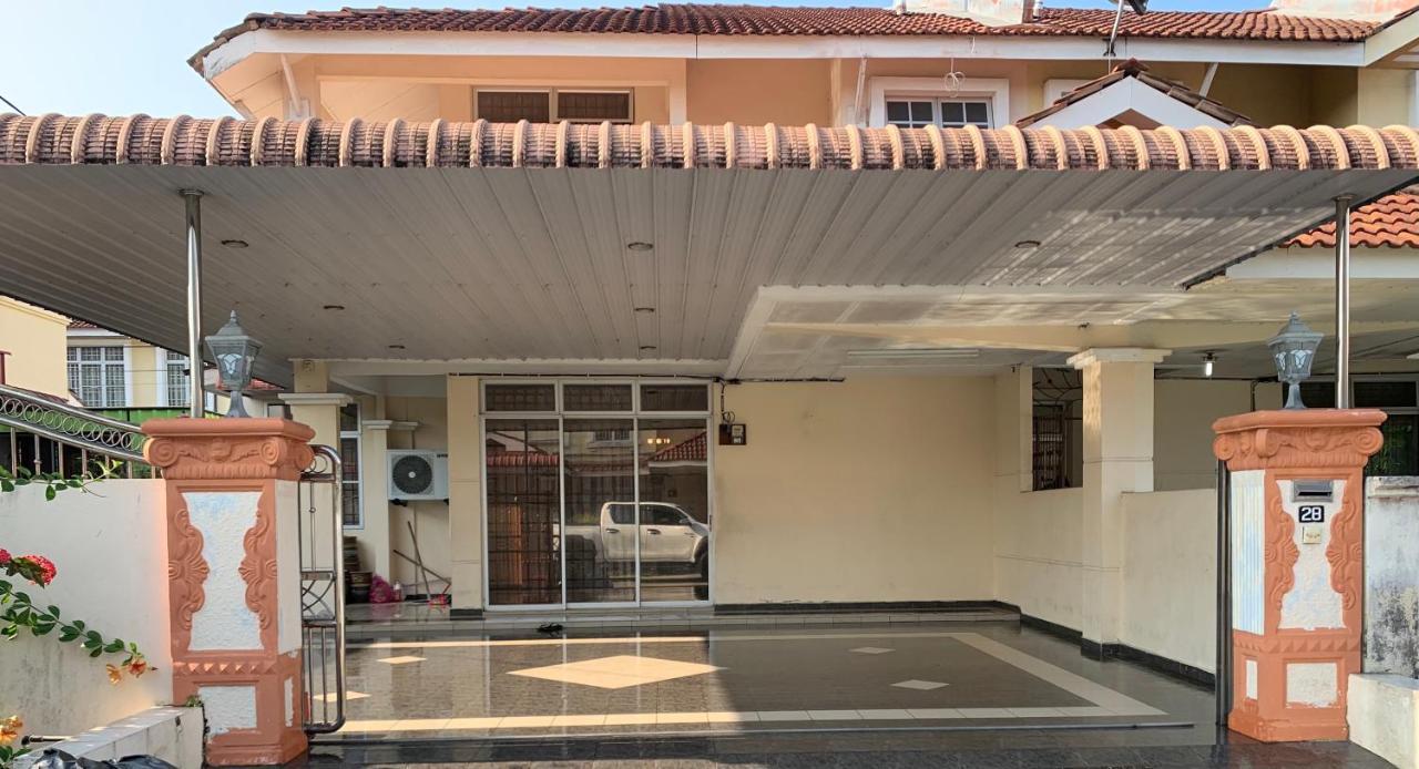 Awani Homestay Seberang Jaya Permatang Janggus Exterior photo