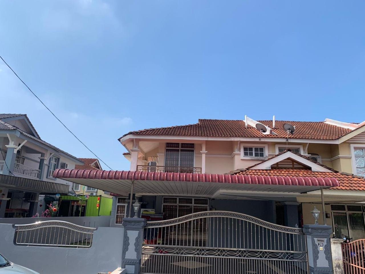 Awani Homestay Seberang Jaya Permatang Janggus Exterior photo